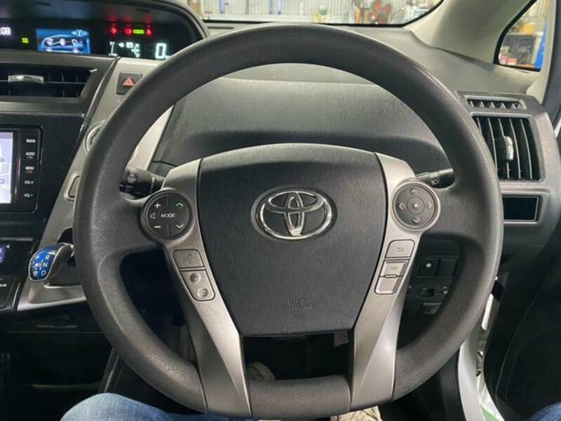 PRIUS ALPHA