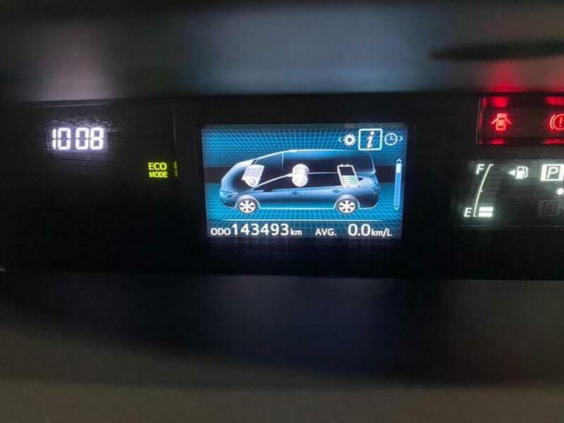 PRIUS ALPHA
