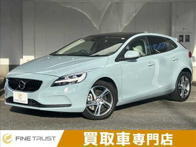VOLVO V40