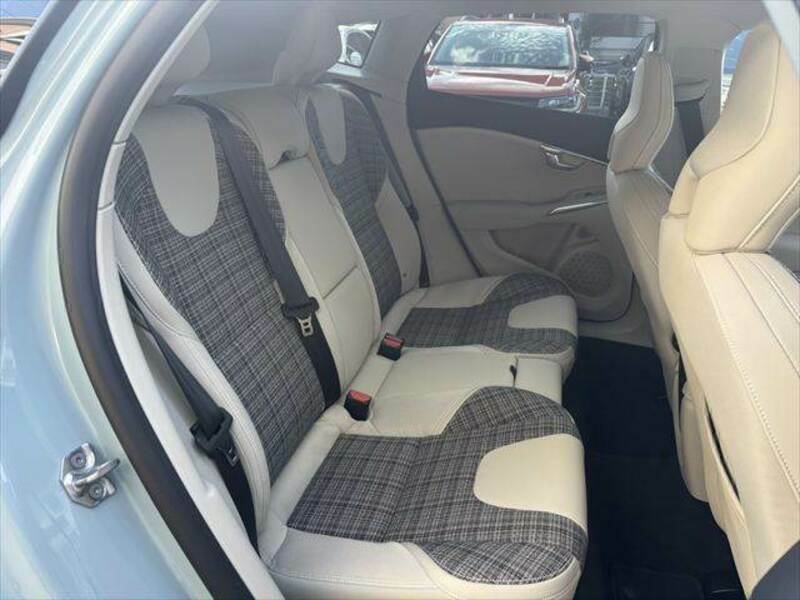 V40