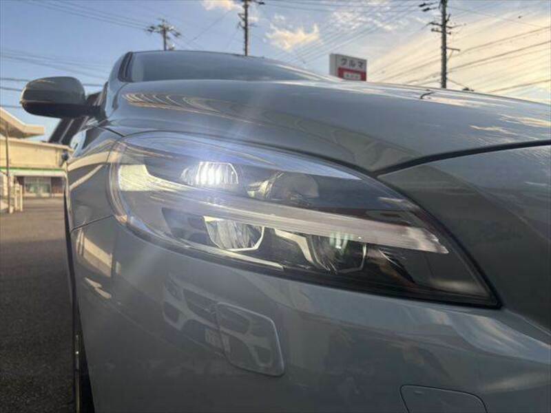 V40