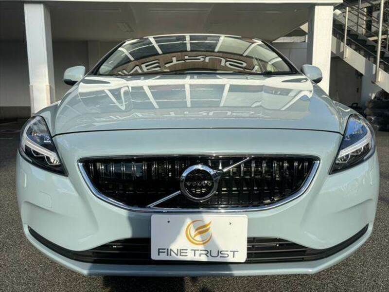 V40
