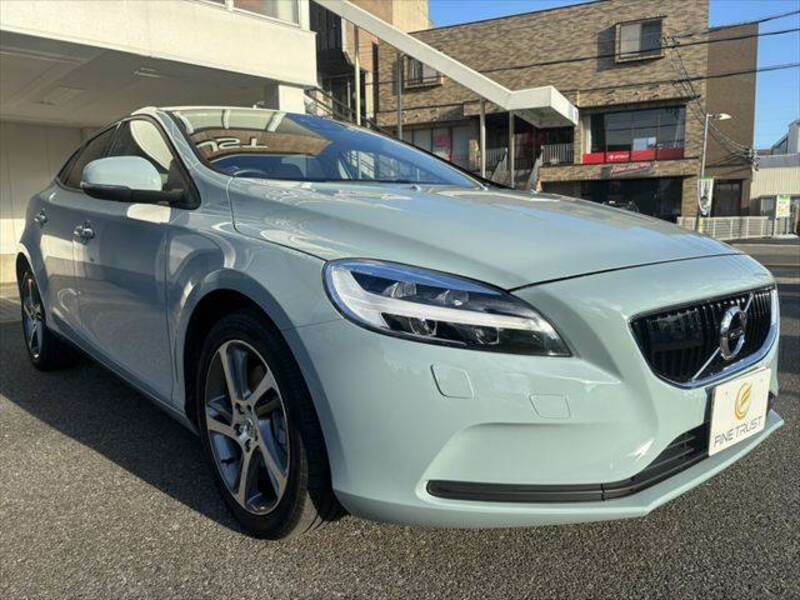 V40