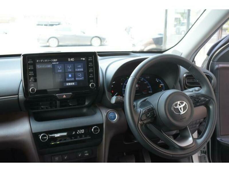 YARIS CROSS