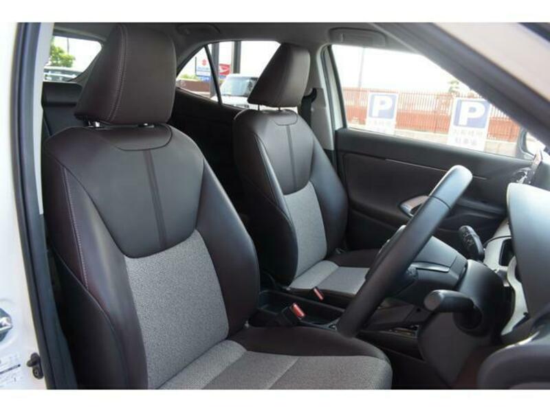YARIS CROSS