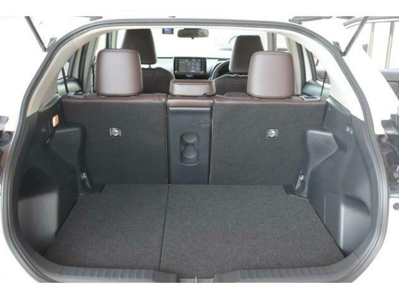 YARIS CROSS