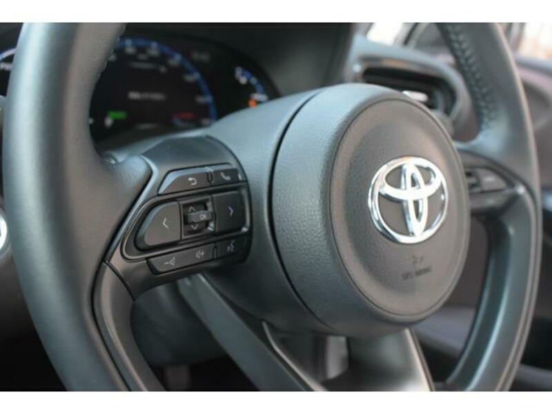 YARIS CROSS