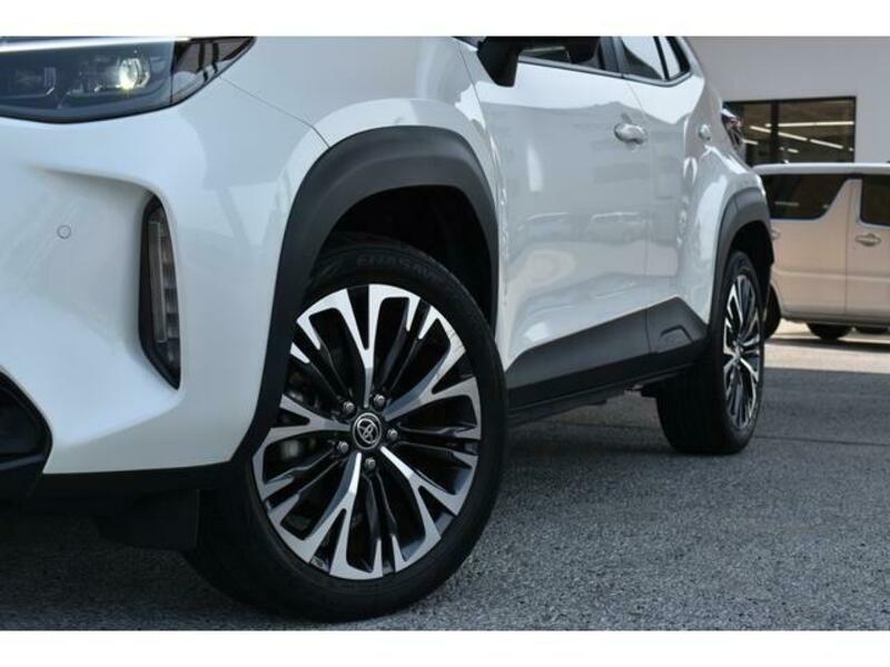 YARIS CROSS