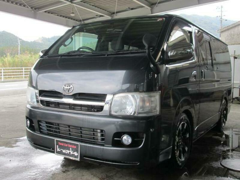 TOYOTA HIACE VAN