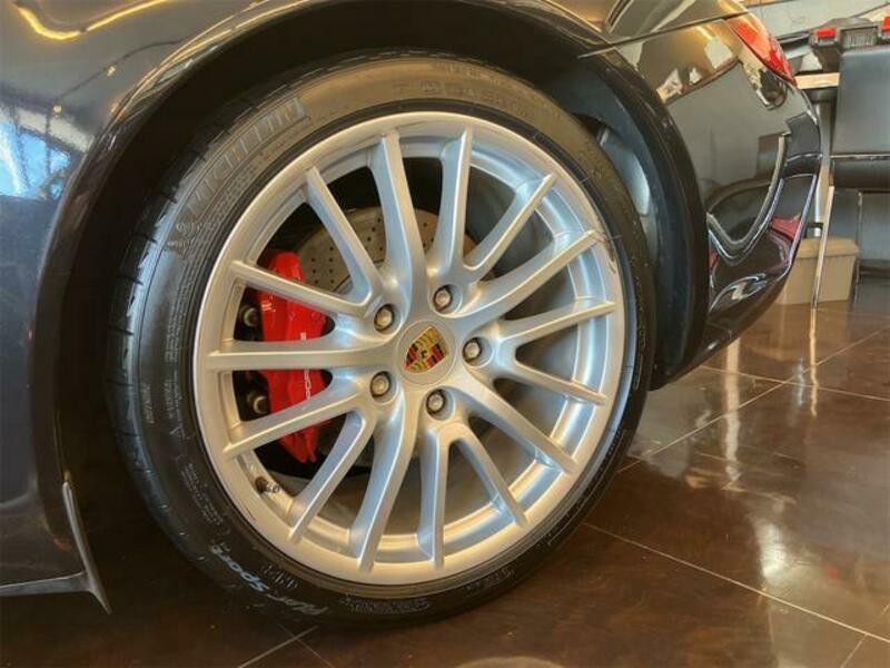 911