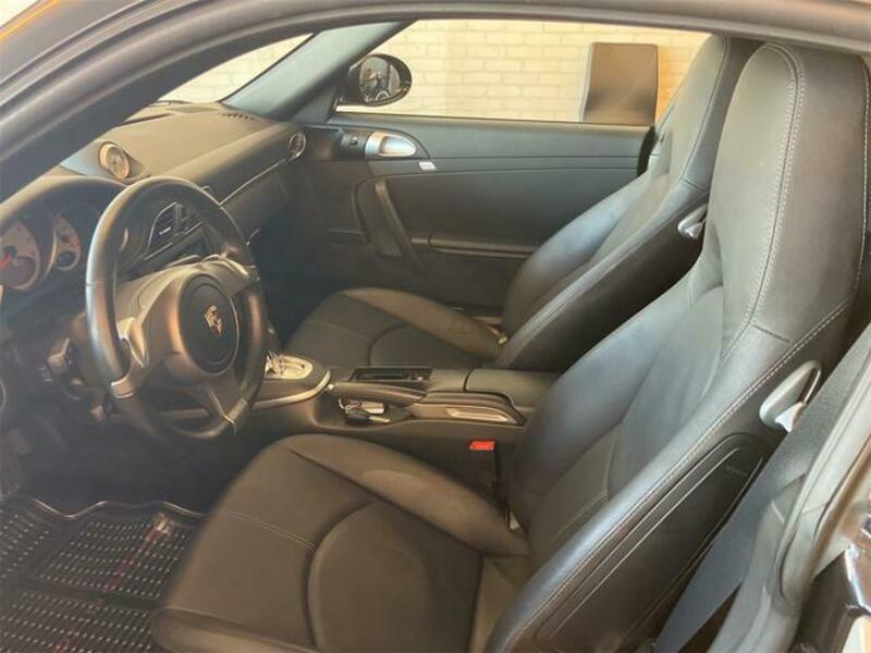 911