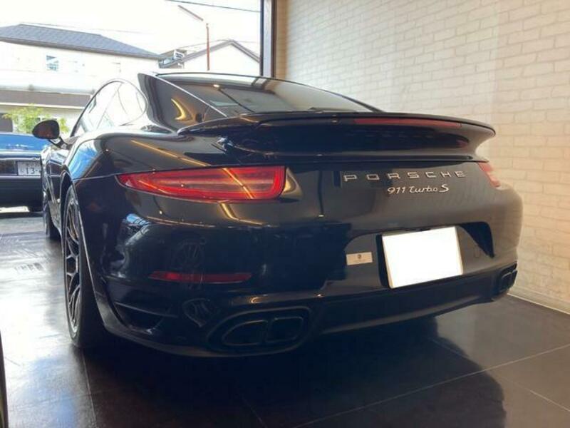 911