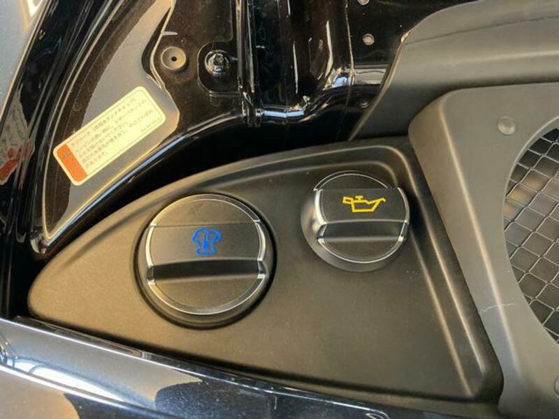 911