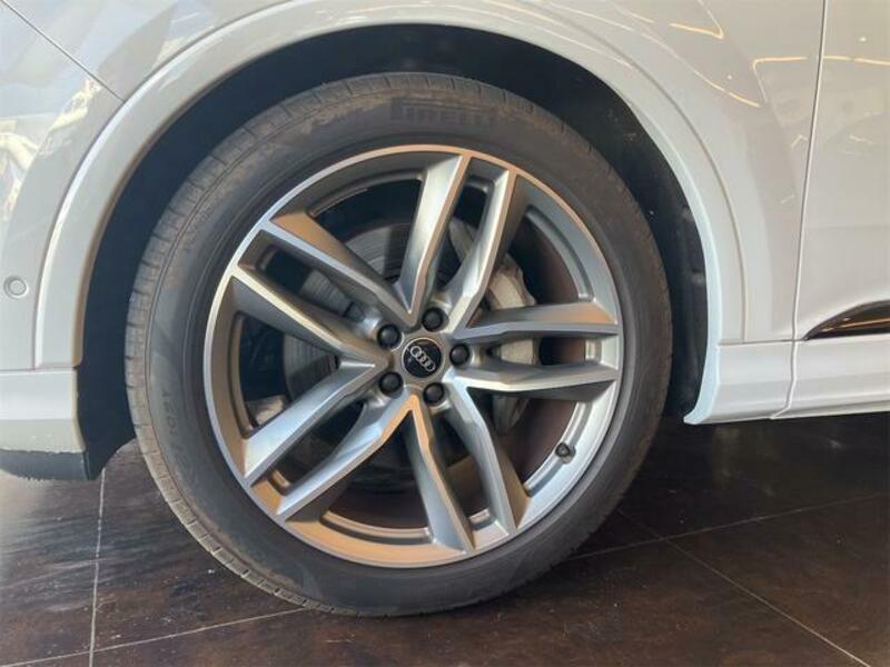 Q7