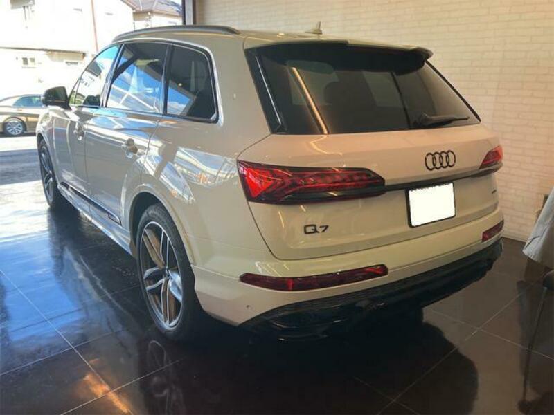 Q7