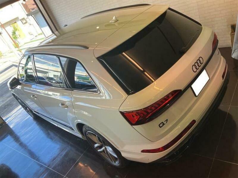 Q7