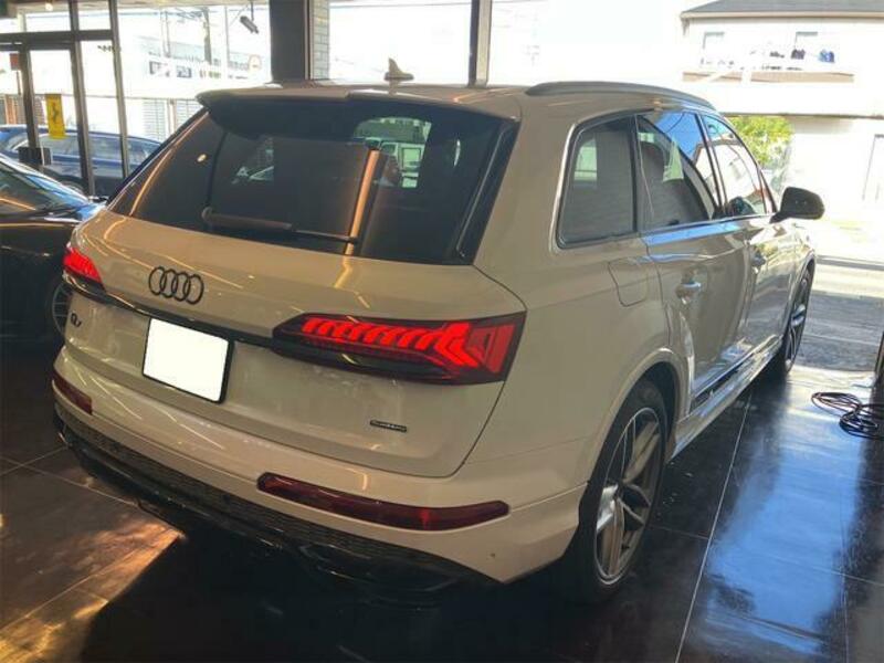 Q7