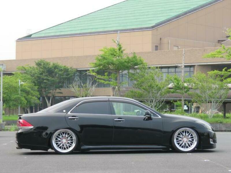 CROWN