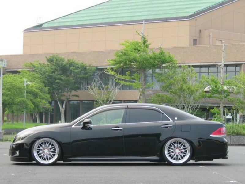CROWN