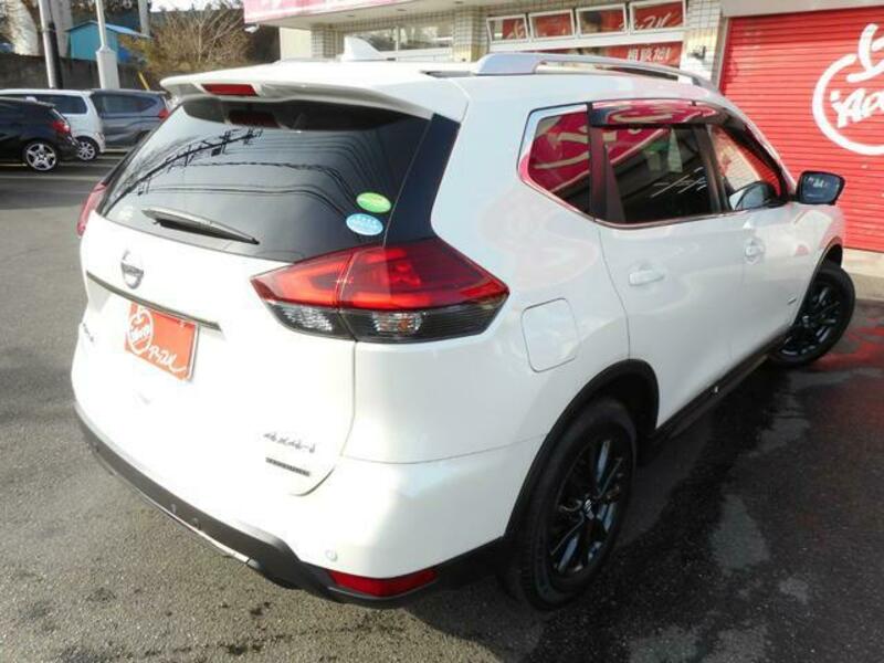 X-TRAIL