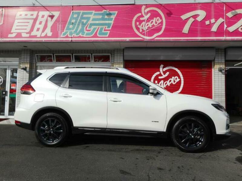 X-TRAIL