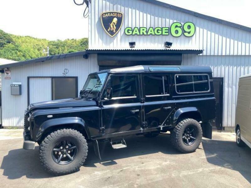 LAND ROVER DEFENDER