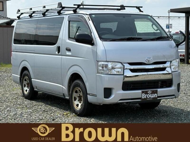 TOYOTA HIACE VAN