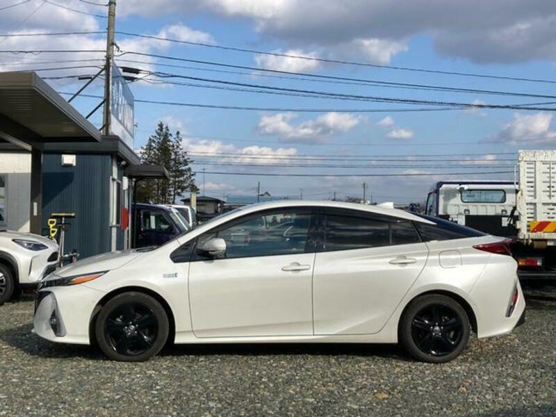 PRIUS PHV
