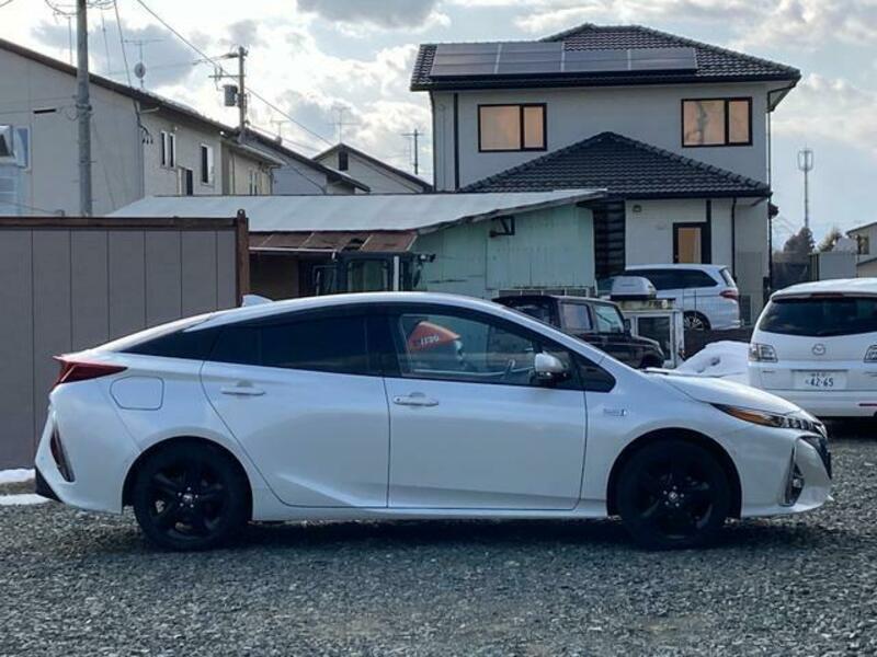 PRIUS PHV