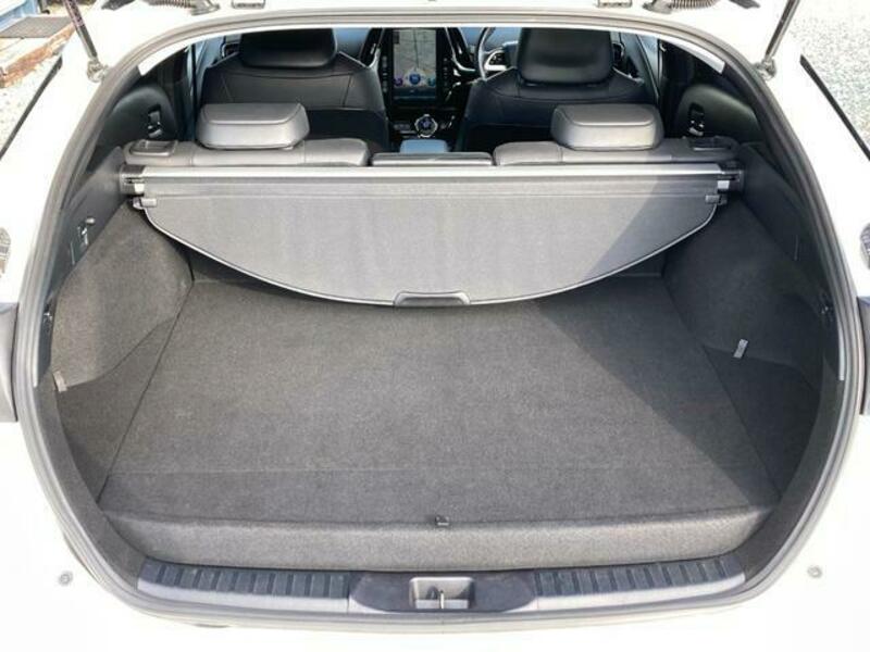 PRIUS PHV