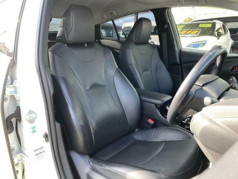 PRIUS PHV