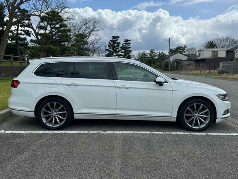 PASSAT VARIANT