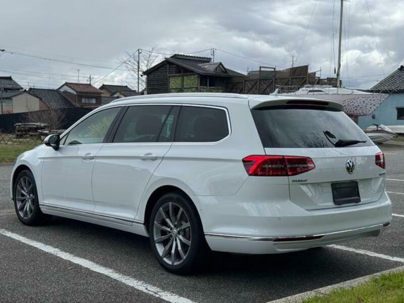 PASSAT VARIANT