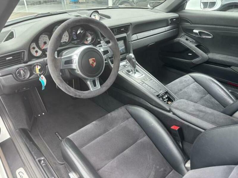 911