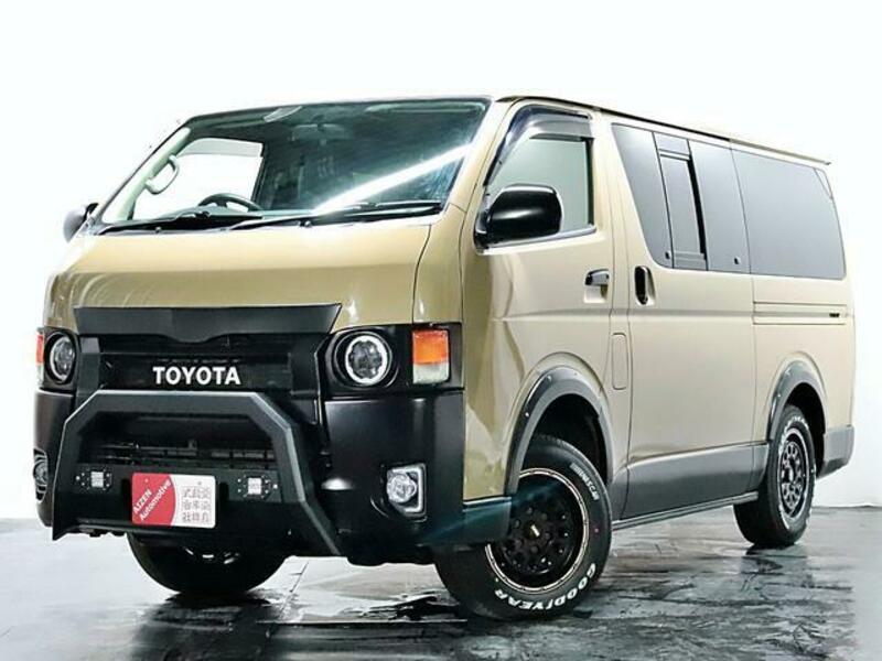 TOYOTA HIACE VAN