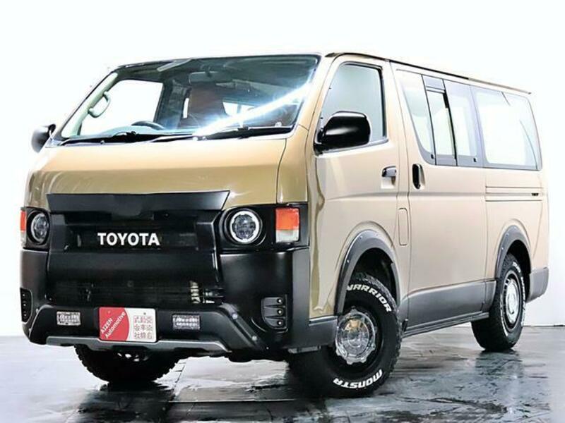 TOYOTA HIACE VAN