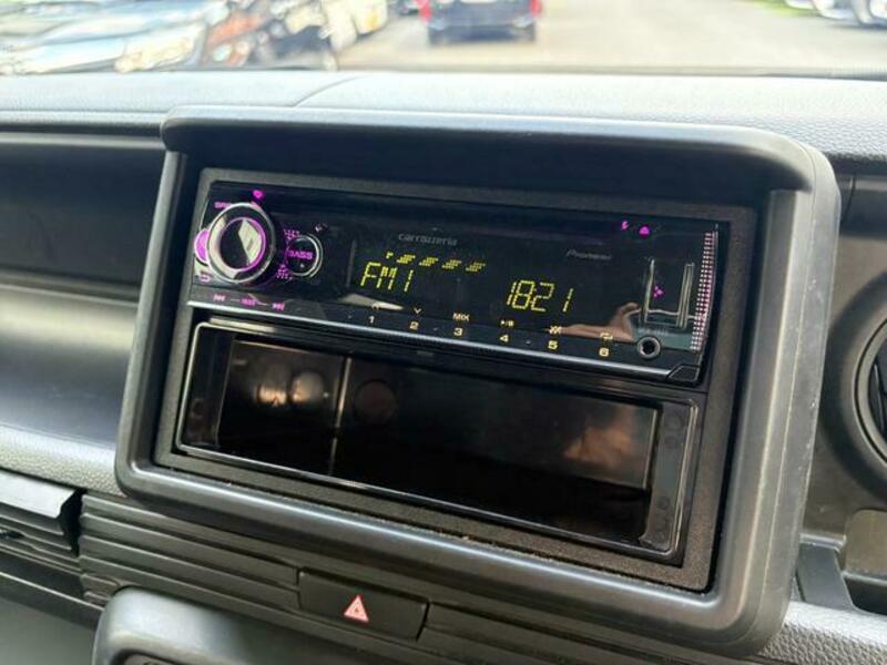 N-VAN