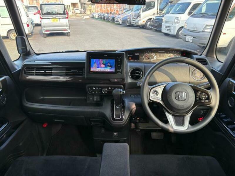 N BOX CUSTOM