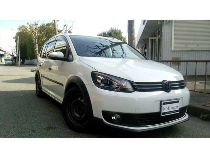 VOLKSWAGEN GOLF TOURAN