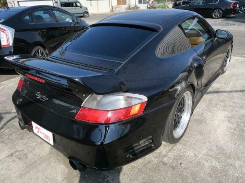 911