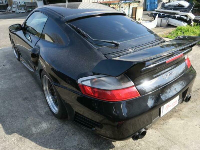 911