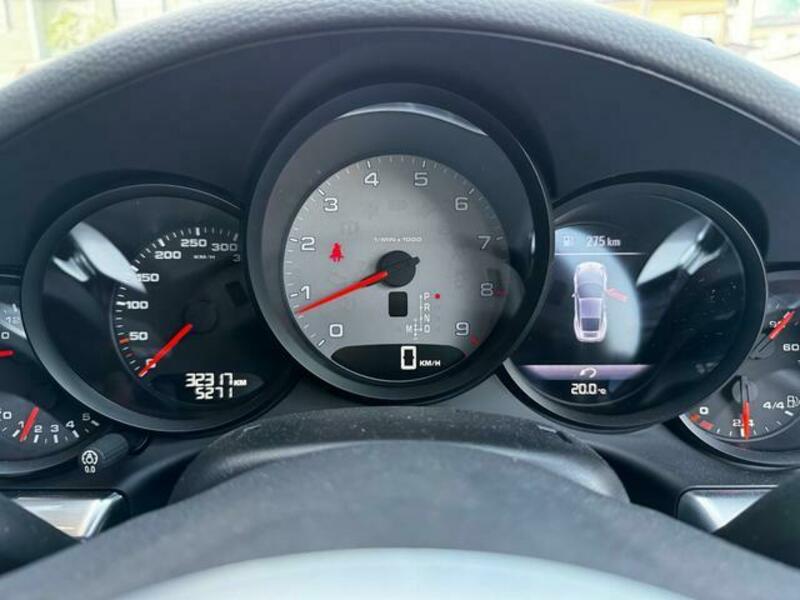 911
