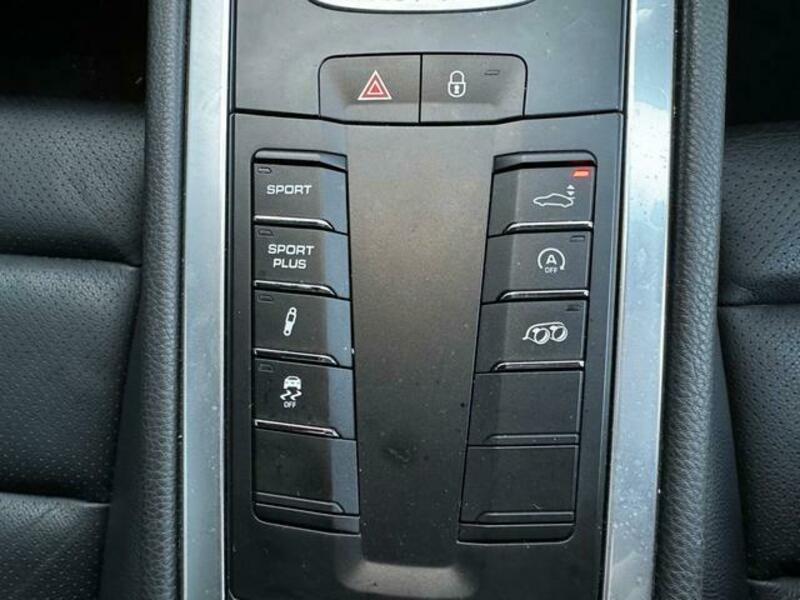 911