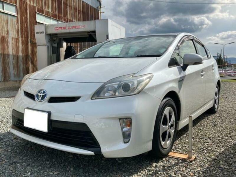 TOYOTA PRIUS