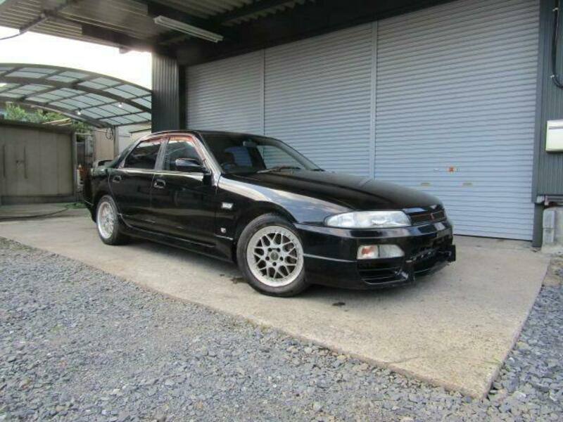 NISSAN SKYLINE