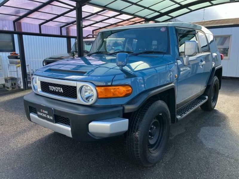 TOYOTA FJ CRUISER
