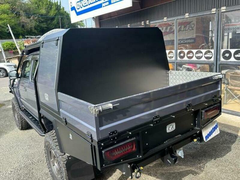 HILUX