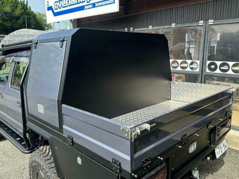 HILUX