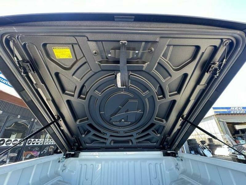 HILUX
