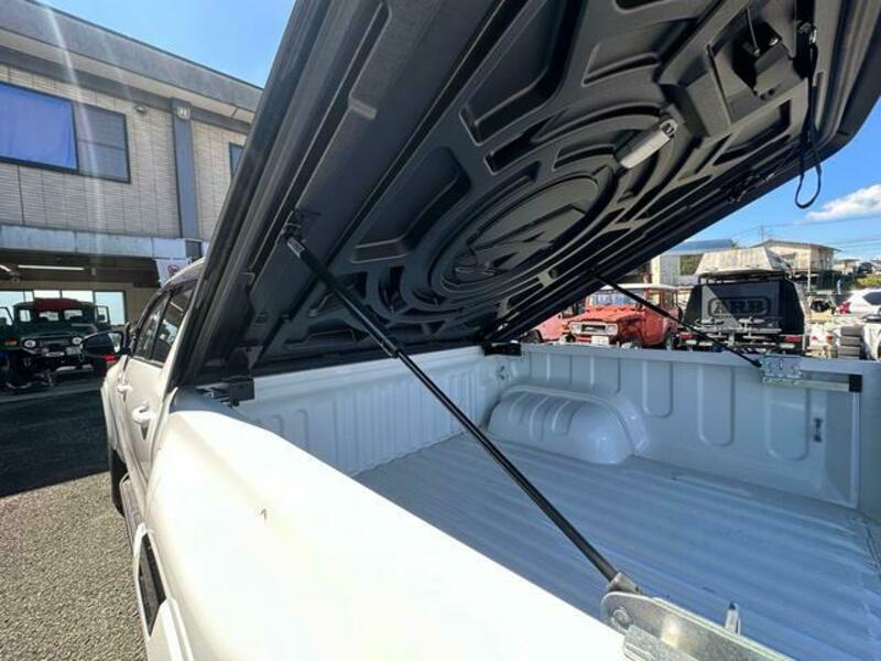 HILUX